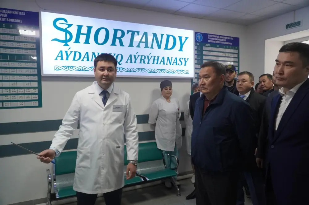 Марат Ахметжанов проверяет медицину в Шортанды Уральске