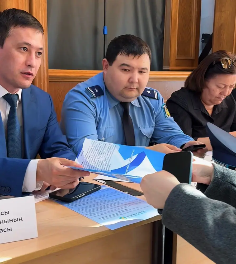 Юристы, госорганы и жители: в Астане провели масштабный правовой прием (6)