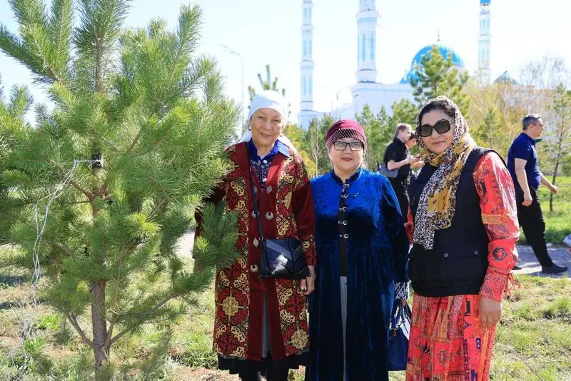 «Таза Қазақстан»: в этнопарке Караганды высадили 1500 деревьев (2)