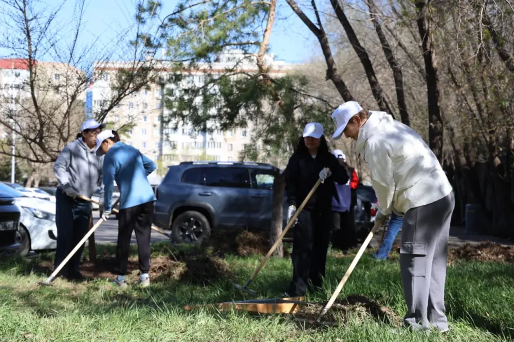 В Астане продолжается «Таза Қазақстан»: творческие коллективы присоединились к экоакции (9)