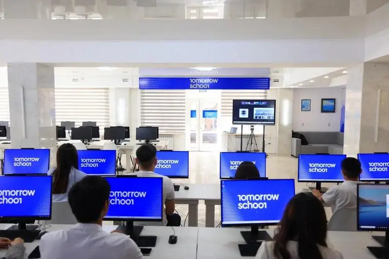 В Караганде открыли школу искусственного интеллекта (2)