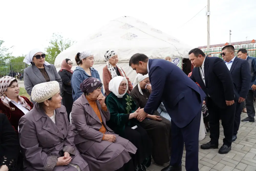 В ТУРКЕСТАНСКОЙ ОБЛАСТИ ПРОВОДИЛИ В ПОСЛЕДНИЙ ПУТЬ ПРОСЛАВЛЕННОГО ПОЭТА, НАЦИОНАЛЬНОГО ДЕЯТЕЛЯ МУХТАРА ШАХАНОВА (2)