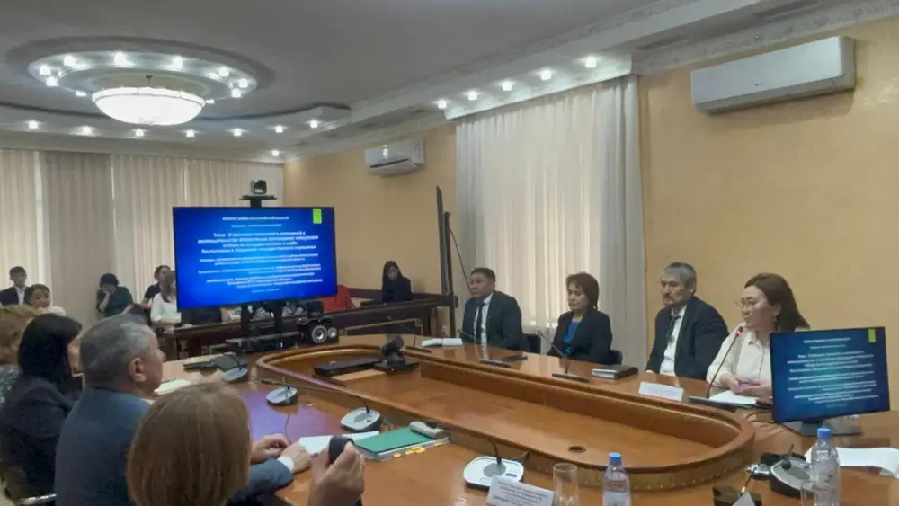 В рамках правового всеобуча состоялась встреча с представителями Департамента Агентства Республики Казахстан по делам государственной службы и филиала Академии государственного управления при Президенте Республики Казахстан по Костанайской области (5)