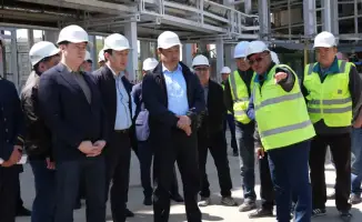 Министр транспорта проверил ход реконструкции железнодорожного вокзала Алматы-1