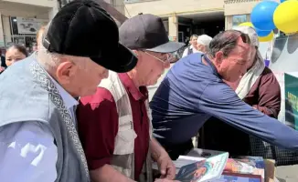 Бесплатная раздача книг в Туркестане в честь Национального дня книги