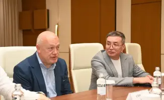 Аким региона обсудил с инспектором УЕФА планы по развитию футбольной академии для детей