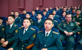 Торжественное мероприятие в честь завершения службы генерал-лейтенанта Султана Камалетдинова после 40 лет в Вооруженных силах Казахстана
