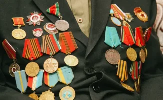 Слава героев: необходимость признания подвигов фронтовиков в современном обществе