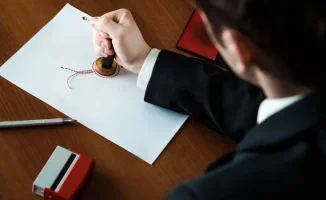 Массовые нарушения нотариусов: Депутат Бакытжан Базарбек о беспределе при оформлении исполнительных надписей в пользу микрофинансов
