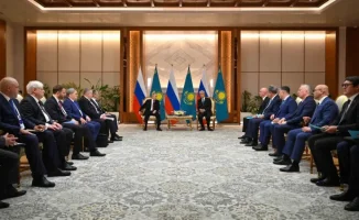 Токаев и Путин обсудили необходимость мира для дальнейшего развития: возможные последствия для региона