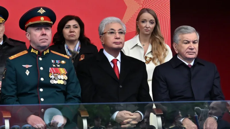 Президент Казахстана Касым-Жомарт Токаев посетил военный парад по случаю 81-й годовщины Великой Победы на Красной площади в Москве, где отдал дань уважения памяти павших в Великой Отечественной войне. Уральске