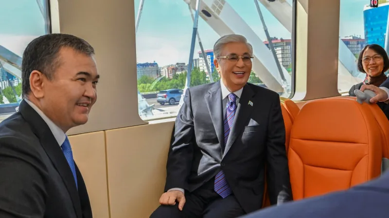 Президент Казахстана Касым-Жомарт Токаев запустил работу Astana LRT, став первым пассажиром нового транспортного проекта Уральске