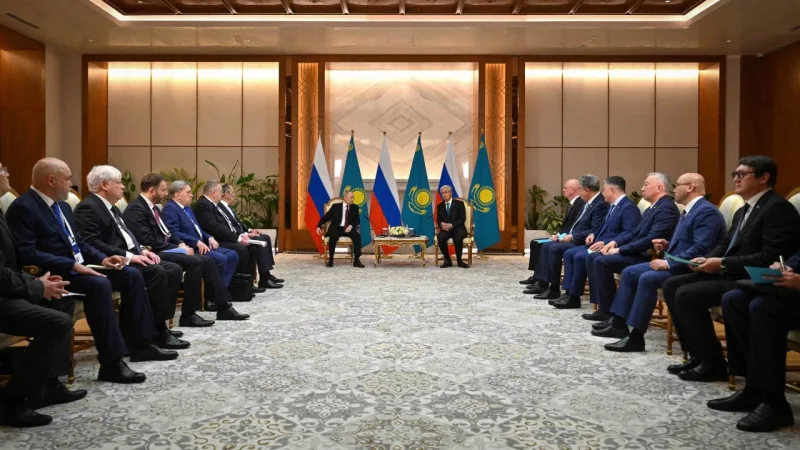 Токаев и Путин обсудили необходимость мира для дальнейшего развития: возможные последствия для региона Уральске