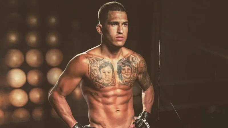 Энтони Петтис отменил бой в Алматы: чемпион UFC не выйдет на ринг Уральске