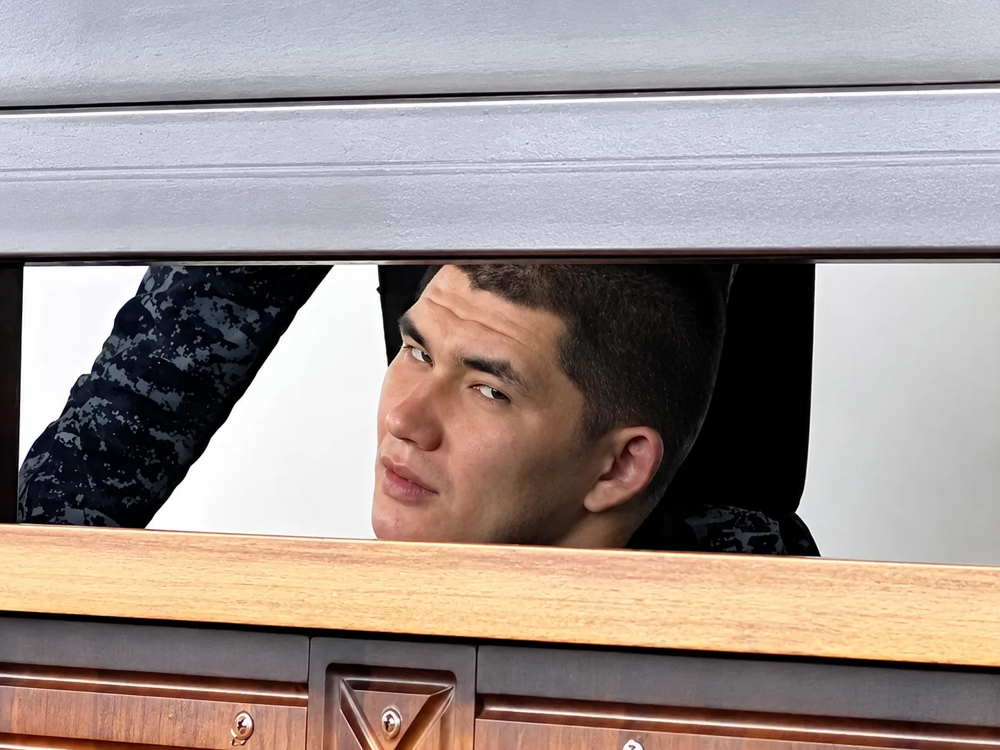 В Атырау начался суд над подозреваемым в убийстве супругов: шесть часов копал землю, чтобы скрыть тела Уральске