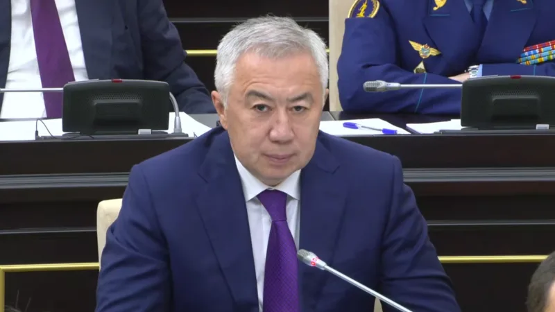 Жумангарин о бюджете: ответ на критику депутатов и повторяющиеся финансовые нарушения Уральске