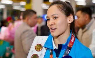 Казахстанская боксёрша Алуа Балкибекова уверенно вышла в четвертьфинал Кубка мира, укрепив позиции страны в мировом боксе